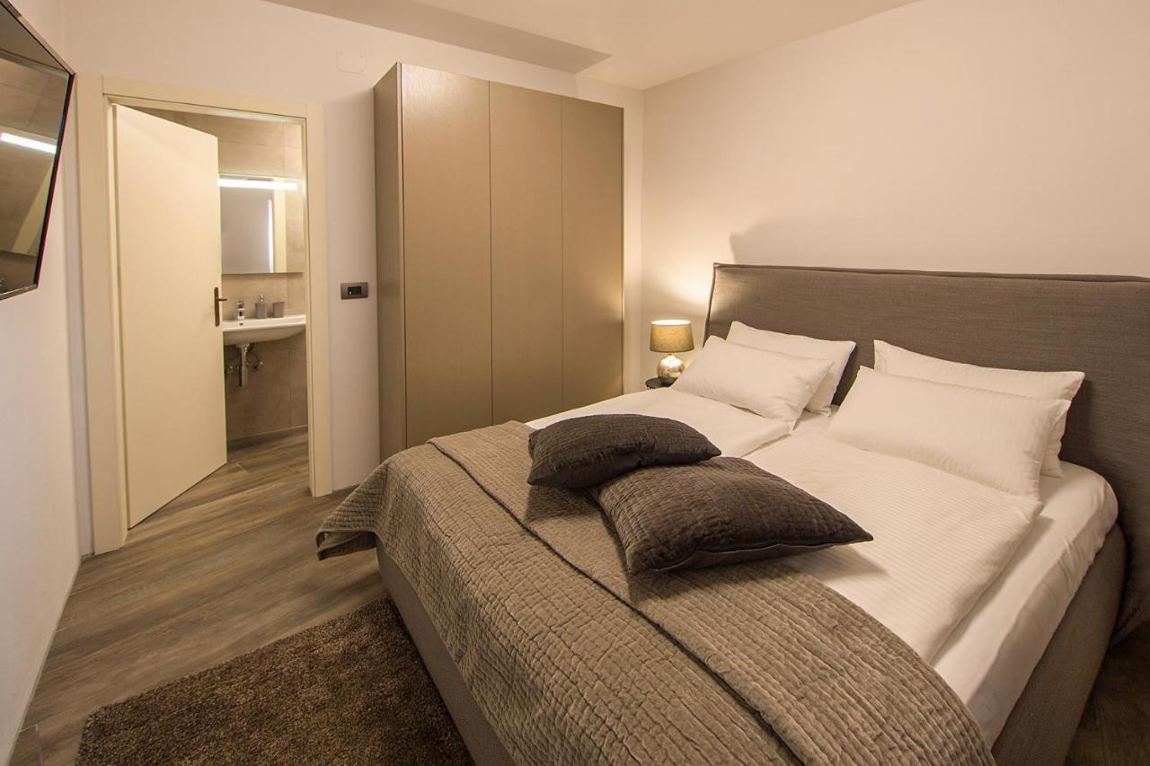 Aldila Art Rooms, Apartment And Vacation House Шмартно Экстерьер фото