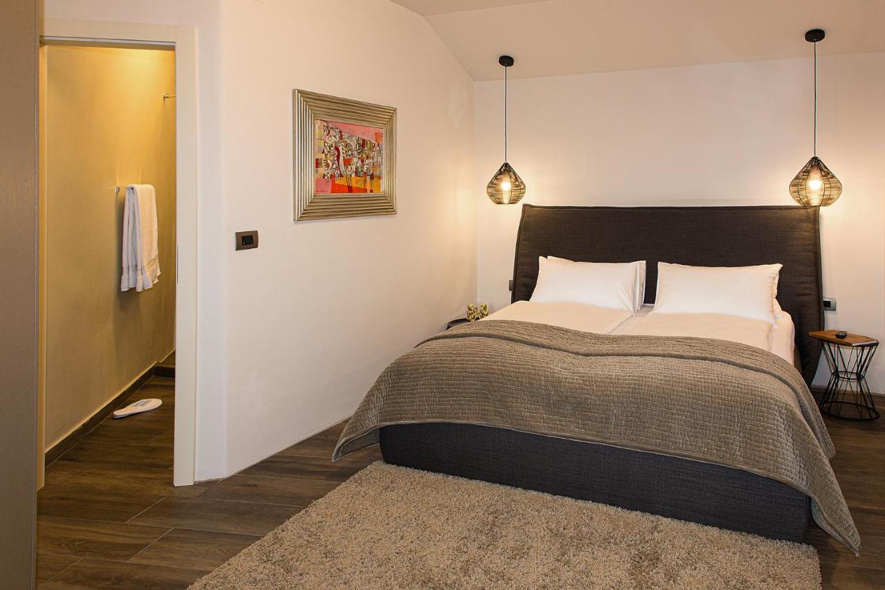 Aldila Art Rooms, Apartment And Vacation House Шмартно Экстерьер фото