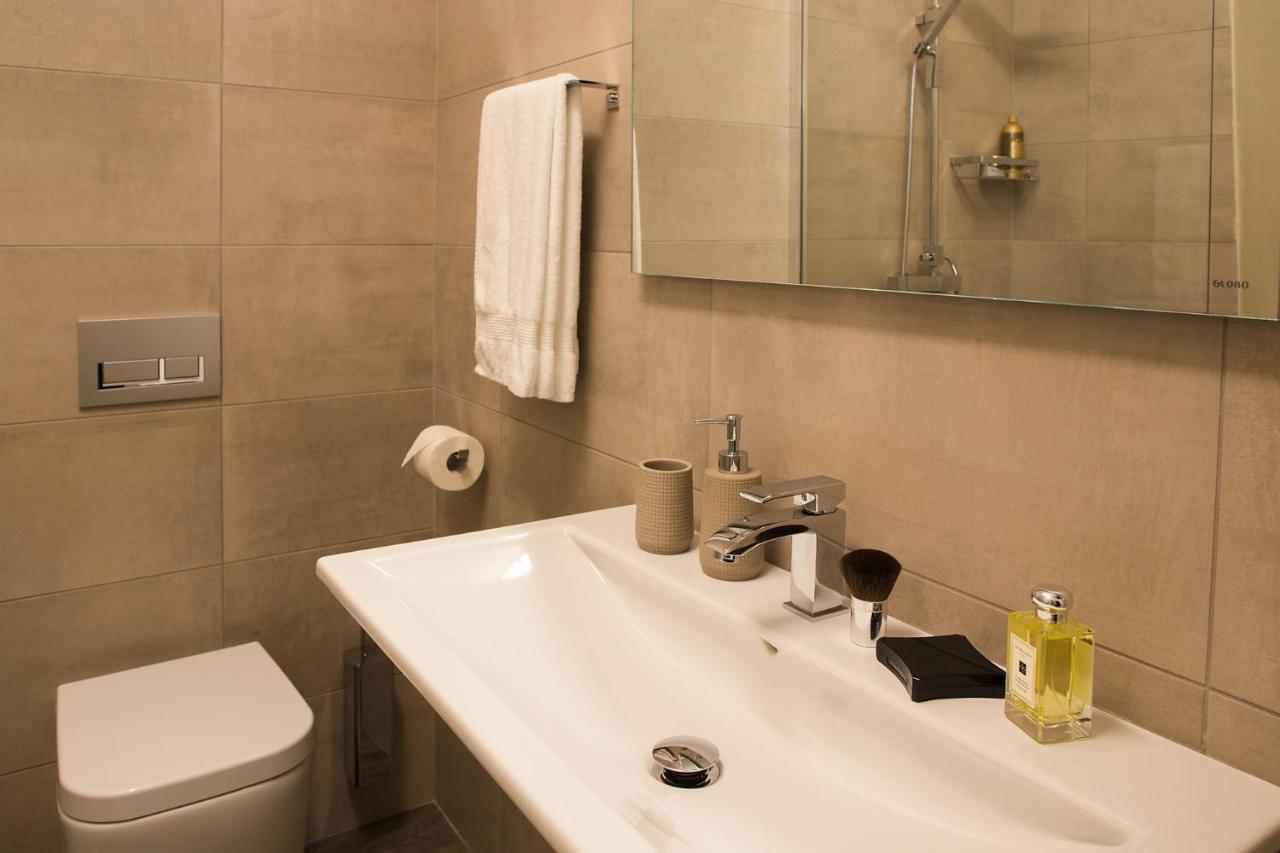 Aldila Art Rooms, Apartment And Vacation House Шмартно Экстерьер фото