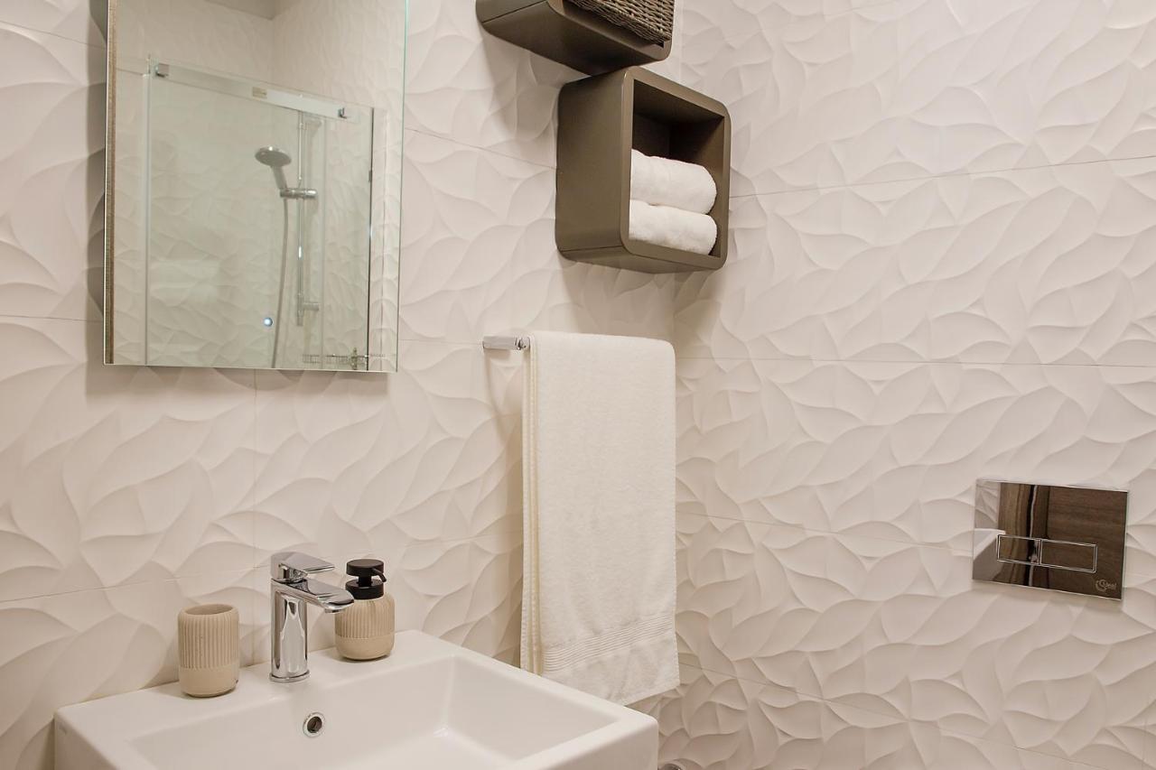 Aldila Art Rooms, Apartment And Vacation House Шмартно Экстерьер фото