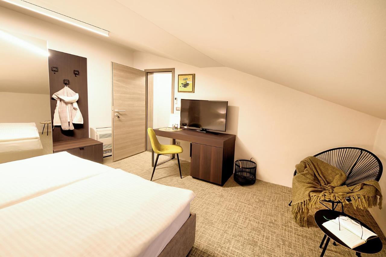 Aldila Art Rooms, Apartment And Vacation House Шмартно Экстерьер фото