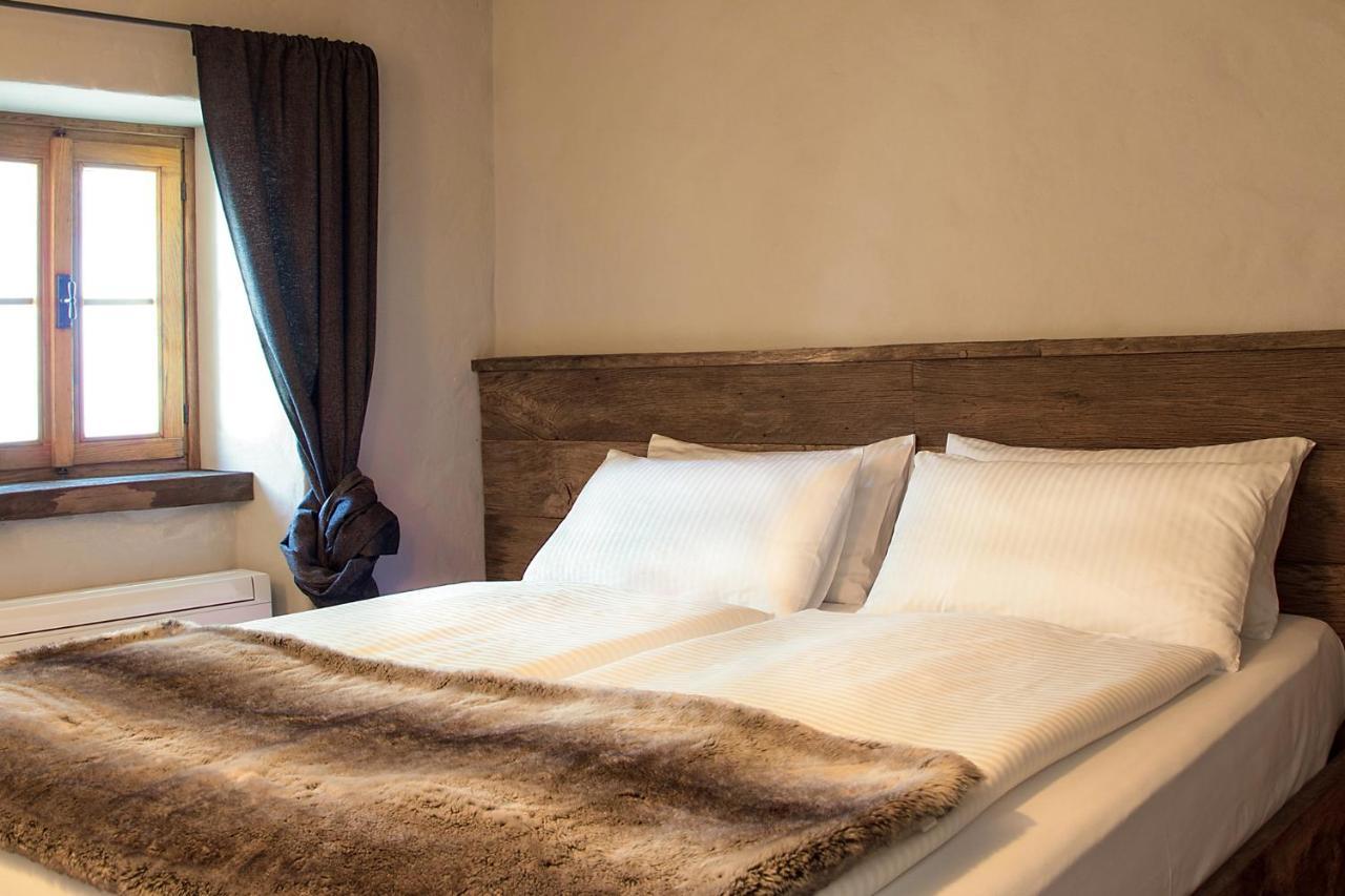 Aldila Art Rooms, Apartment And Vacation House Шмартно Экстерьер фото