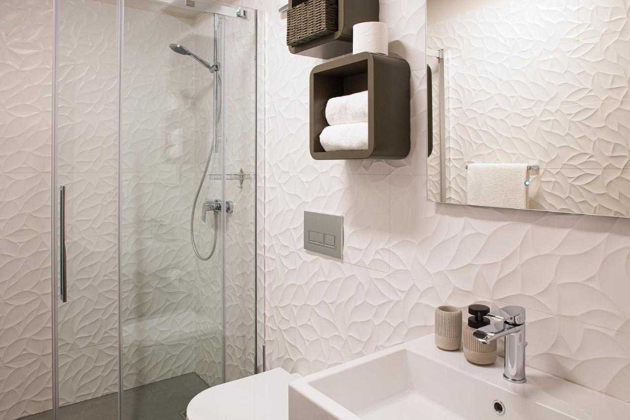 Aldila Art Rooms, Apartment And Vacation House Шмартно Экстерьер фото