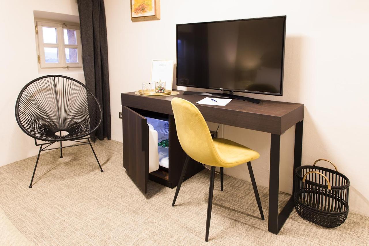 Aldila Art Rooms, Apartment And Vacation House Шмартно Экстерьер фото