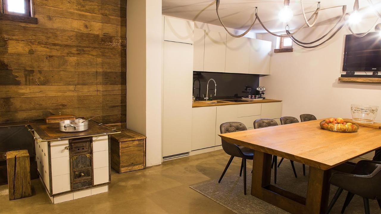 Aldila Art Rooms, Apartment And Vacation House Шмартно Экстерьер фото