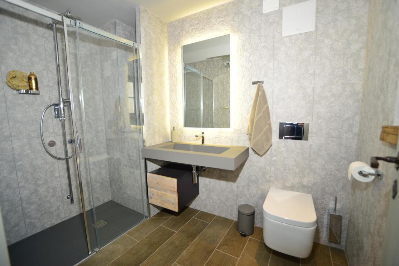 Aldila Art Rooms, Apartment And Vacation House Шмартно Экстерьер фото